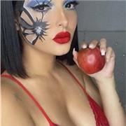 Profesora de maquillaje apta y guiada para todas las edades y niveles